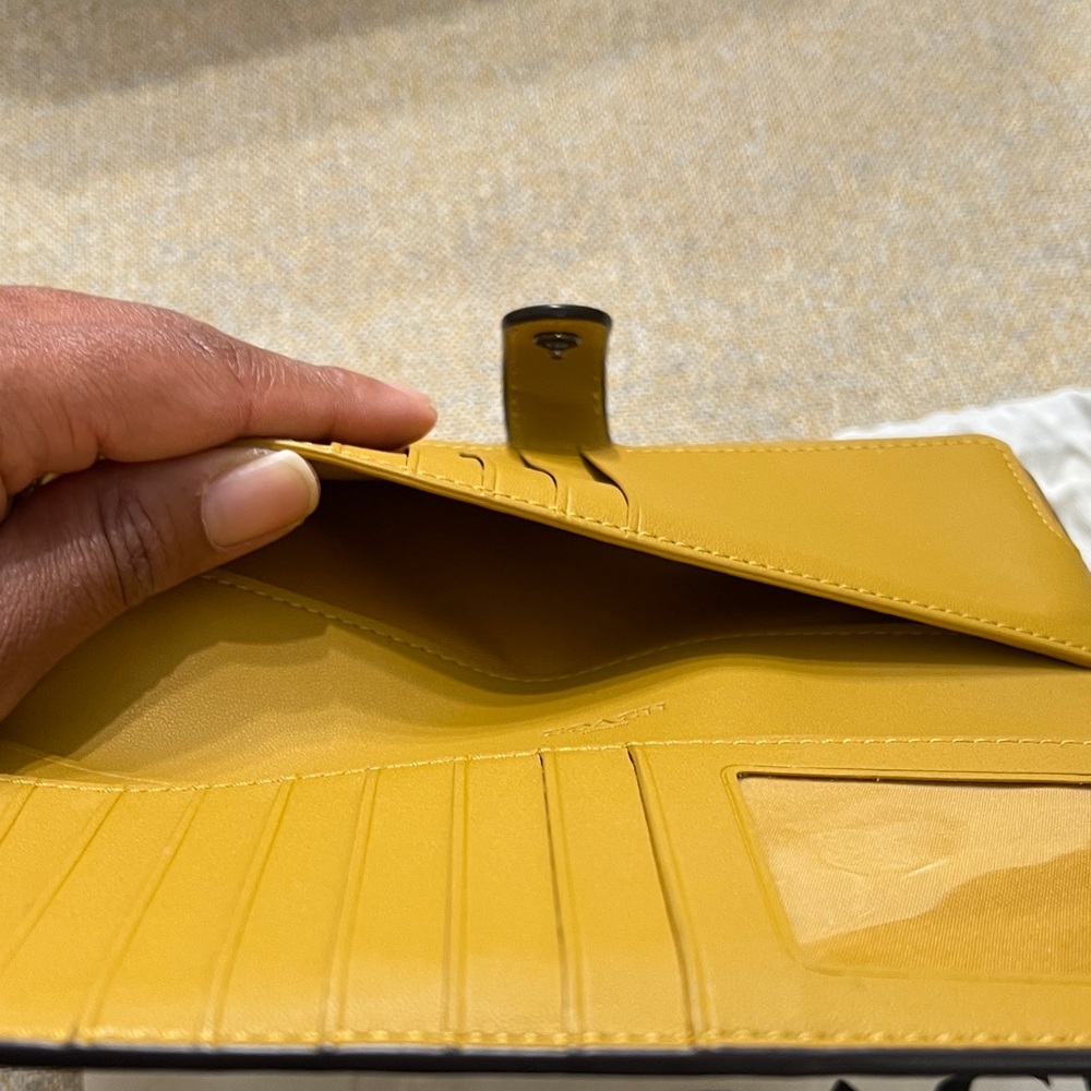 ❤️ Coach Mustard Yellow Leather Wallet - Picture 8 of 11